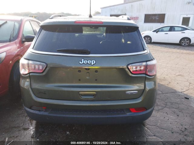 3C4NJCBBXKT699775 Jeep Compass Latitude Fwd
