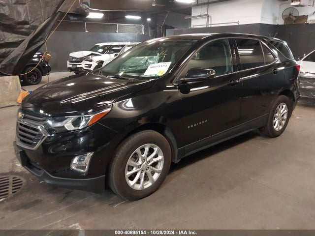 Chevrolet EQUINOX LT 2018 2GNAXSEV8J6305021 Image 2