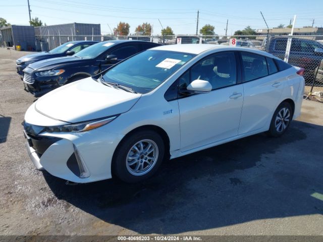 JTDKARFP1J3101675 Toyota Prius Prime Premium