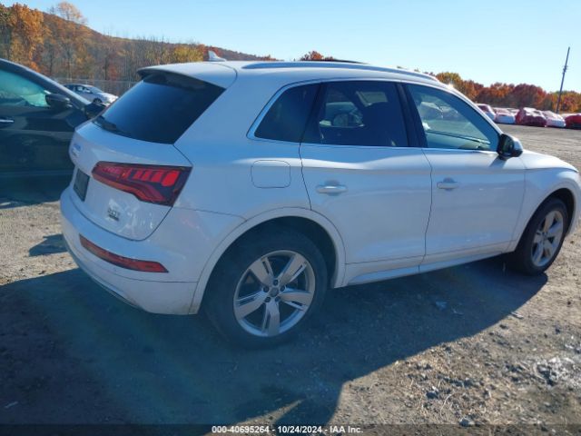 WA1BNAFYXJ2222056 Audi Q5 2.0t Premium/2.0t Tech Premium