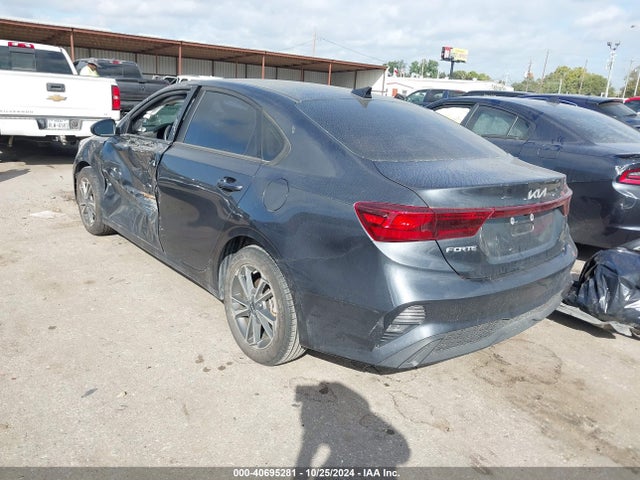 KIA Forte Lxs 2023 3KPF24AD7PE645212 Image 3