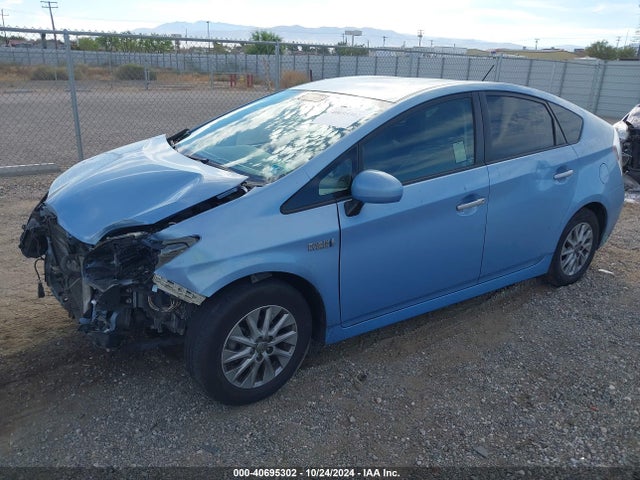 Toyota PRIUS PLUG-IN 2014 JTDKN3DP2E3060371 Image 2