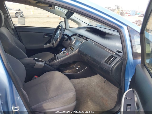 Toyota PRIUS PLUG-IN 2014 JTDKN3DP2E3060371 Image 5