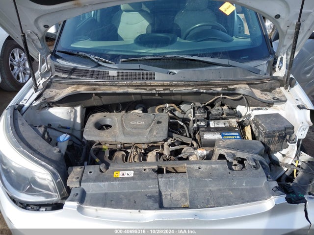 KIA Soul 2017 KNDJN2A22H7430794 Image 10