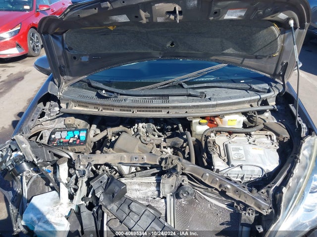 Toyota Prius C Two 2015 JTDKDTB31F1582229 Image 10