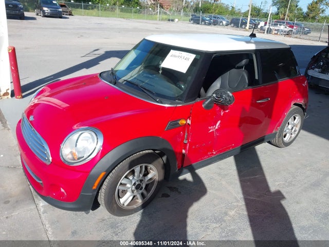 2011 MINI COOPER WMWSU3C59BT252916 Photo 1