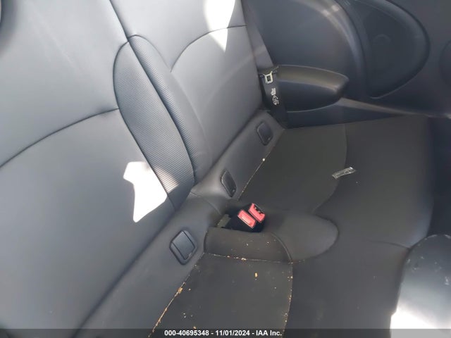 2011 MINI COOPER WMWSU3C59BT252916 Photo 7