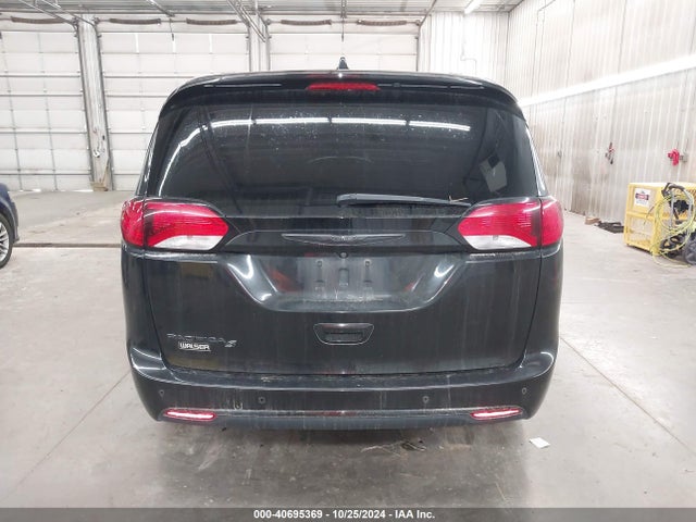 2C4RC1EG5JR157489 Chrysler Pacifica Touring L Plus