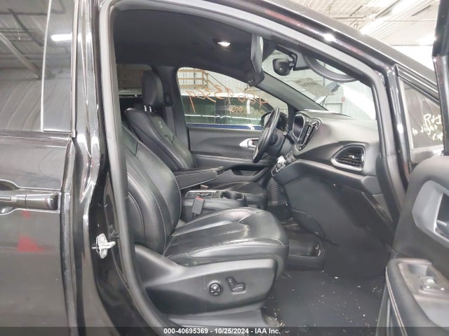 2C4RC1EG5JR157489 Chrysler Pacifica Touring L Plus