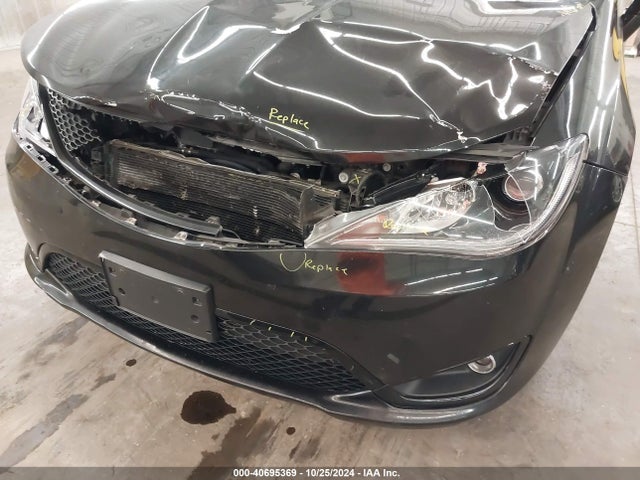 2C4RC1EG5JR157489 Chrysler Pacifica Touring L Plus