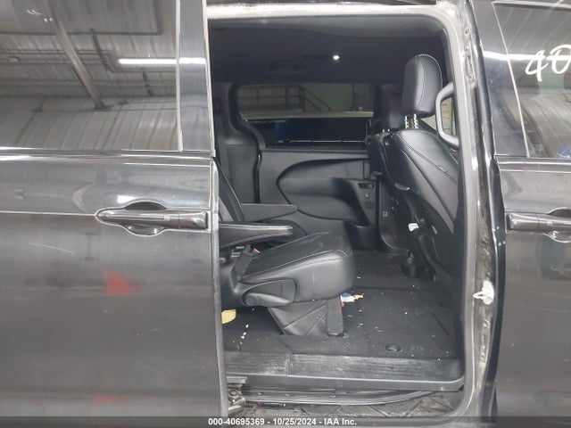 2C4RC1EG5JR157489 Chrysler Pacifica Touring L Plus