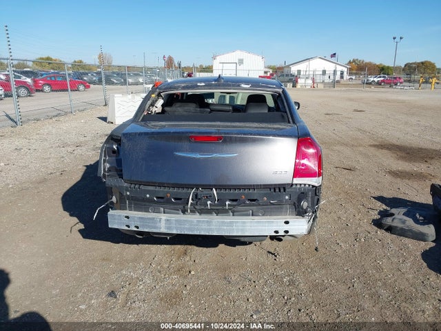 Chrysler 300 Anniversary Edition 2016 2C3CCAAG3GH224489 Image 17