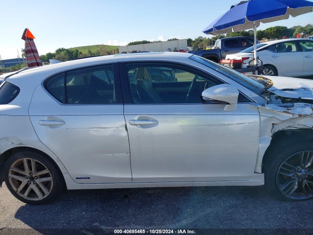 JTHKD5BH2F2226212 Lexus CT 200H