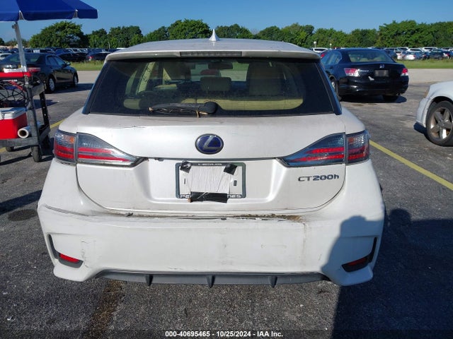 JTHKD5BH2F2226212 Lexus CT 200H