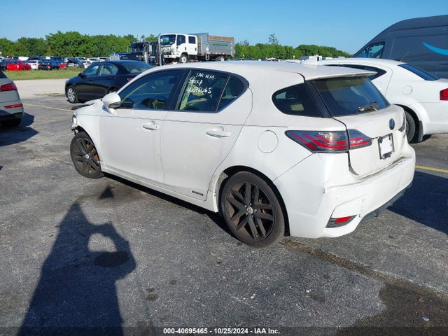 JTHKD5BH2F2226212 Lexus CT 200H