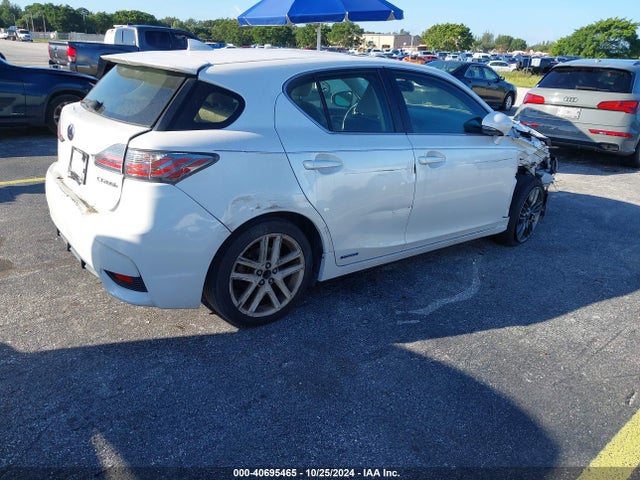 JTHKD5BH2F2226212 Lexus CT 200H