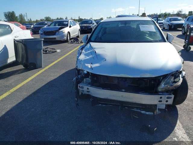 JTHKD5BH2F2226212 Lexus CT 200H