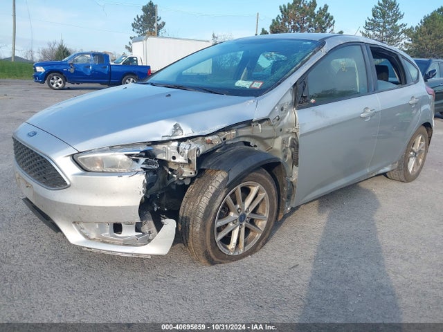 Ford FOCUS SE 2017 1FADP3K27HL278732 Image 2