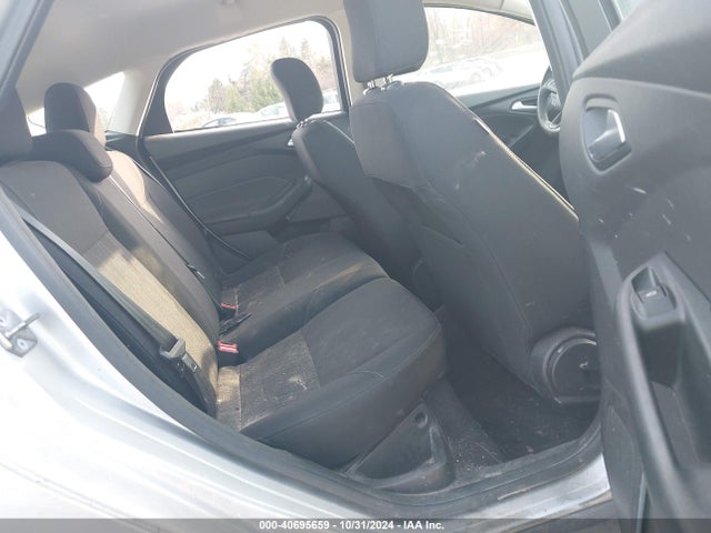 Ford FOCUS SE 2017 1FADP3K27HL278732 Image 8