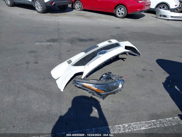5TDZZRAH9MS056334 Toyota Highlander Le