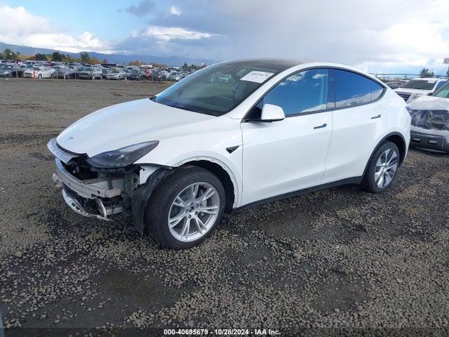 2023 TESLA MODEL Y 7SAYGDEE9PF908388 Photo 1