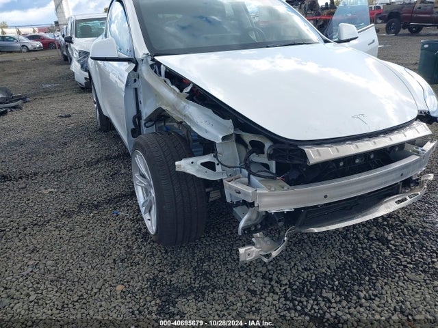 2023 TESLA MODEL Y 7SAYGDEE9PF908388 Photo 5