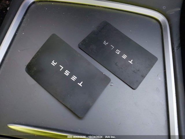 2021 TESLA MODEL Y 5YJYGDEF8MF303912 Photo 10