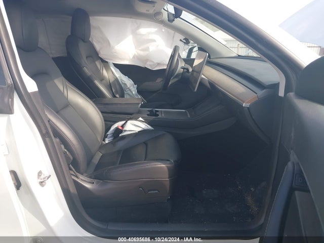 2021 TESLA MODEL Y 5YJYGDEF8MF303912 Photo 4