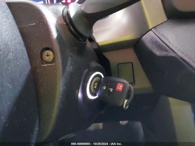 Toyota RAV4 LE 2018 2T3ZFREV8JW449860 Image 11