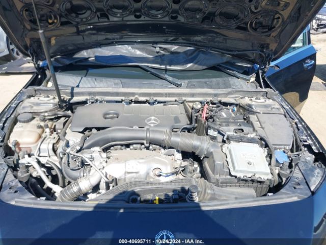 WDD3G4EB1KW022153 Mercedes-Benz A 220