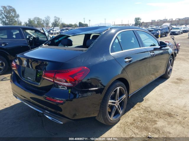WDD3G4EB1KW022153 Mercedes-Benz A 220
