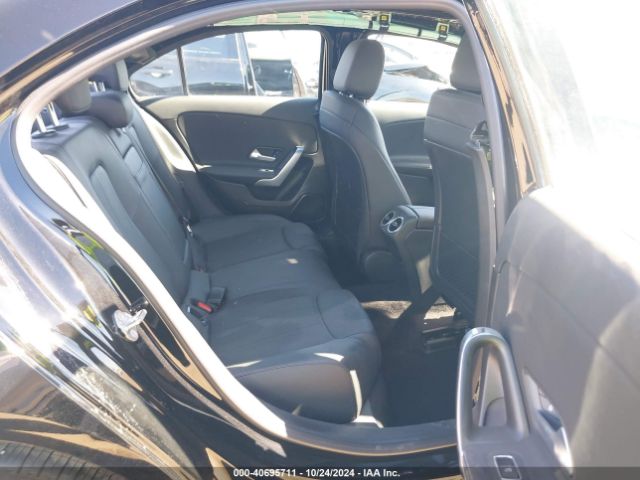 WDD3G4EB1KW022153 Mercedes-Benz A 220