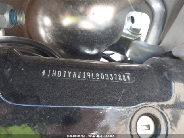 2020 HARLEY-DAVIDSON FLHC 1HD1YAJ19LB033788 Photo 9