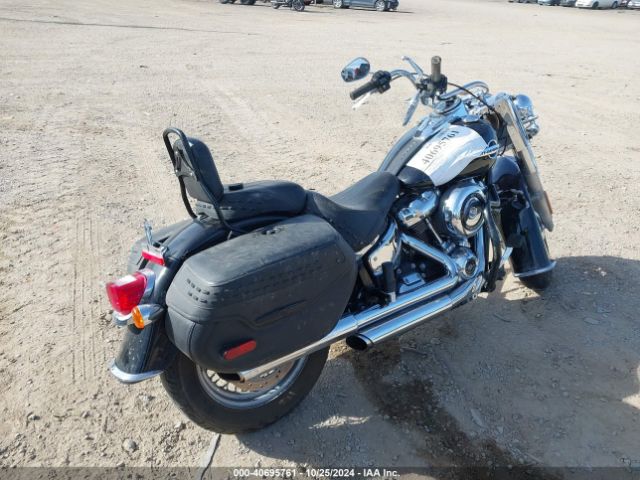2020 HARLEY-DAVIDSON FLHC 1HD1YAJ19LB033788 Photo 3