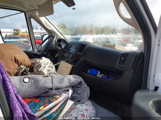 3C6TRVCG6KE526675 RAM Promaster 2500 High Roof 136 Wb