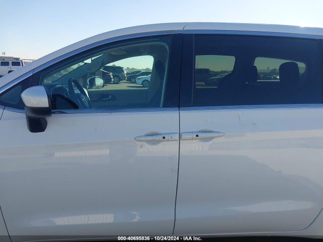 Chrysler Voyager Lx 2022 2C4RC1CG2NR208505 Image 14
