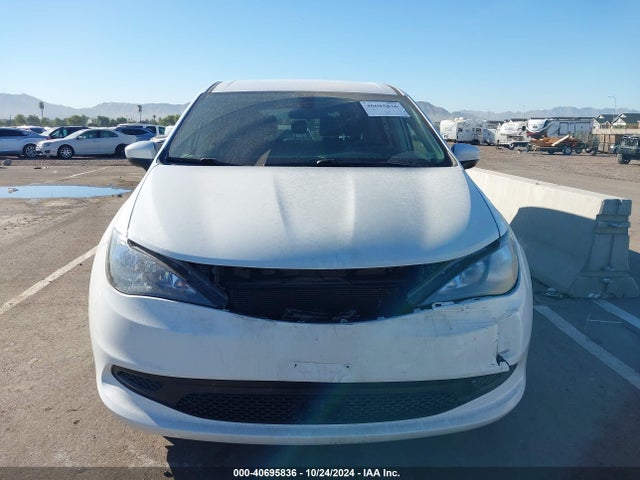 2C4RC1CG2NR208505 Chrysler Voyager Lx