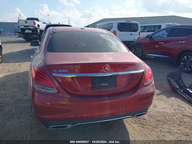 55SWF4JB7JU275219 Mercedes-Benz C 300