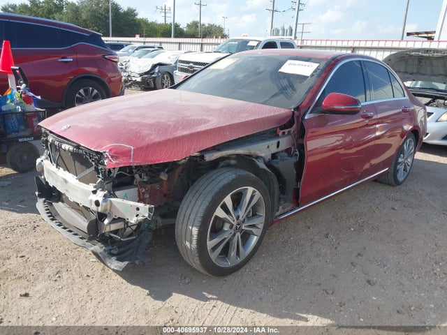 55SWF4JB7JU275219 Mercedes-Benz C 300