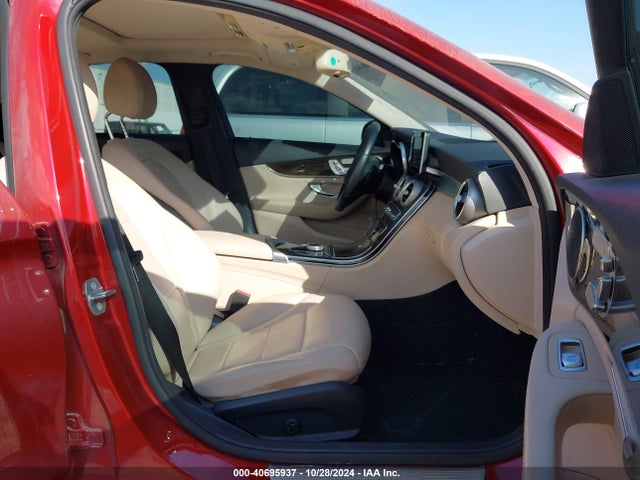 55SWF4JB7JU275219 Mercedes-Benz C 300