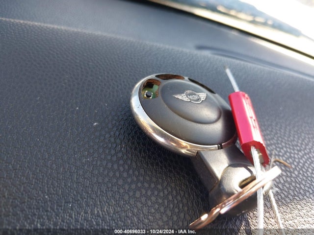 2011 MINI COOPER WMWSU3C54BT091942 Photo 10