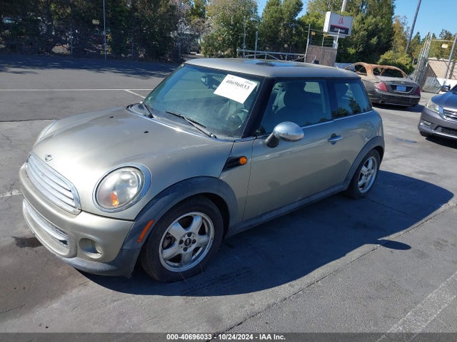 2011 MINI COOPER WMWSU3C54BT091942 Photo 1