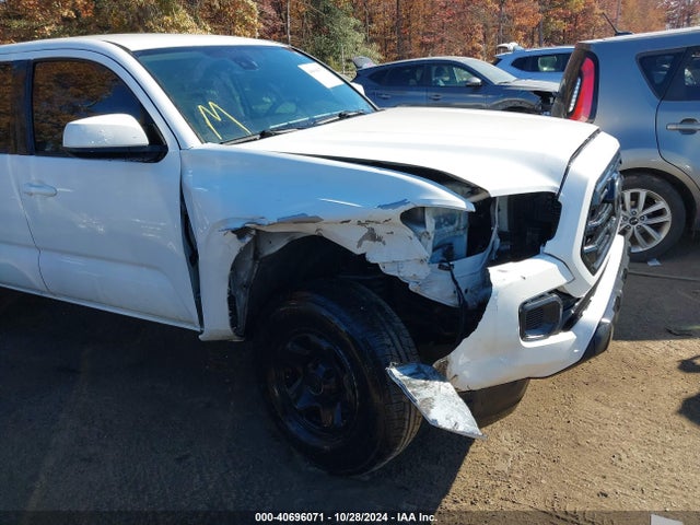3TMCZ5ANXJM146740 Toyota Tacoma Sr V6