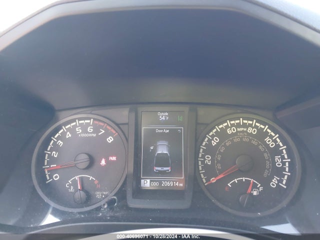 3TMCZ5ANXJM146740 Toyota Tacoma Sr V6