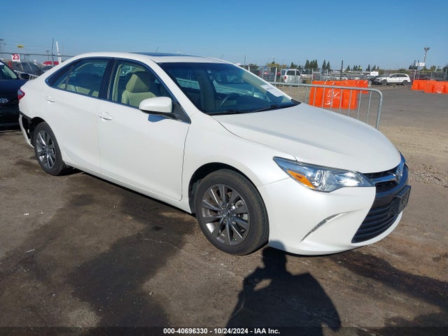 Toyota CAMRY XLE 2015 4T1BF1FK2FU890116 Image 1