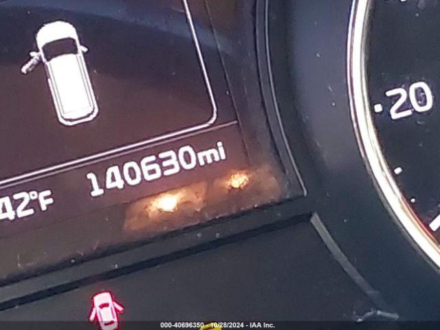 KNDMB5C19H6237852 KIA SEDONA LX
