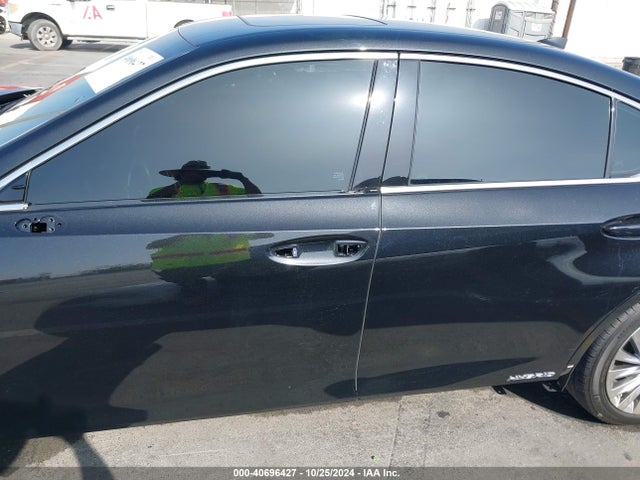58AEA1C11NU022090 Lexus Es 300h Luxury