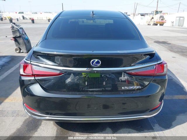 58AEA1C11NU022090 Lexus Es 300h Luxury