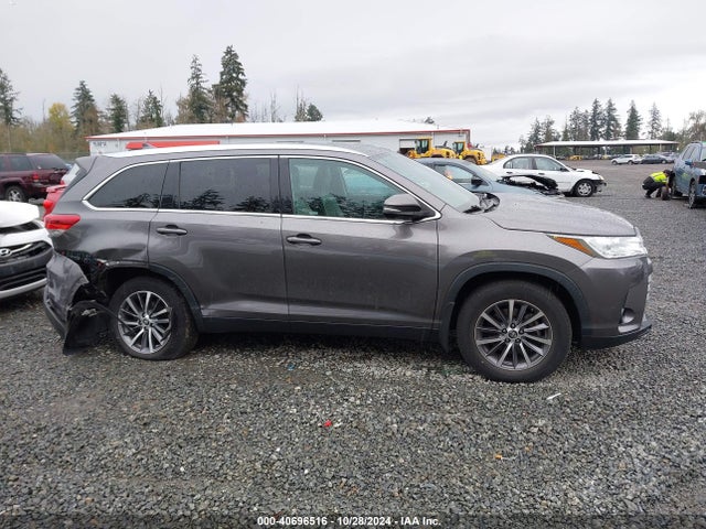 Toyota Highlander Xle 2019 5TDJZRFH3KS588603 Image 13