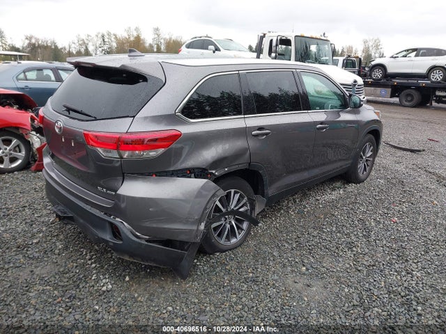 Toyota Highlander Xle 2019 5TDJZRFH3KS588603 Image 4